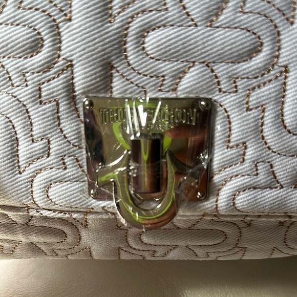 True Religion White and Tan Quilted Crossbody Bag with Gold Clasp - Picture 3 of 16